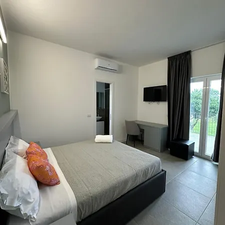 Evergreen Laguna Vain-lezhe Hotel