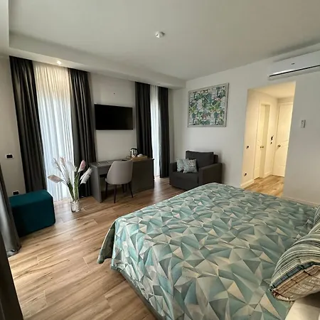 Evergreen Laguna Vain-lezhe 4*