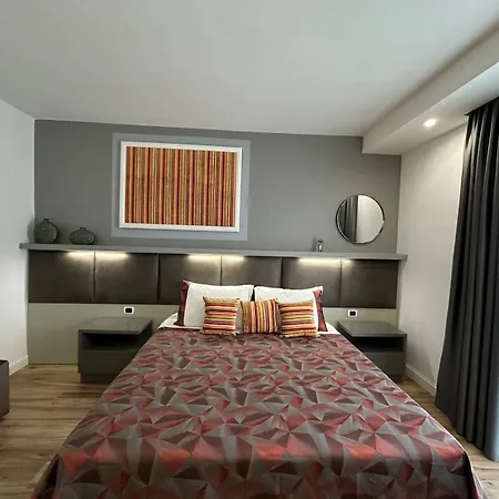 호텔 Evergreen Laguna Vain-lezhe 4*