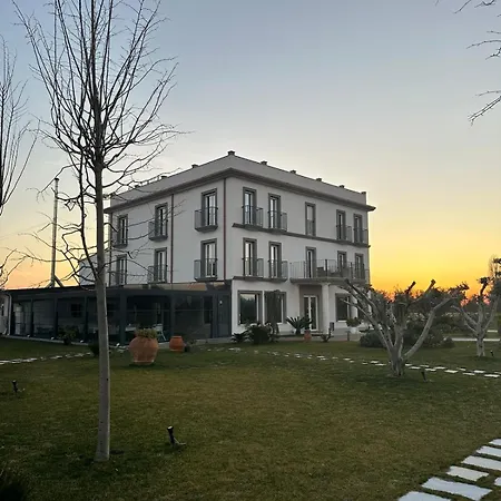 Evergreen Laguna Vain-lezhe 4*