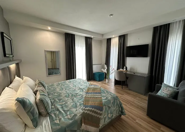 Evergreen Laguna Vain-lezhe Otel