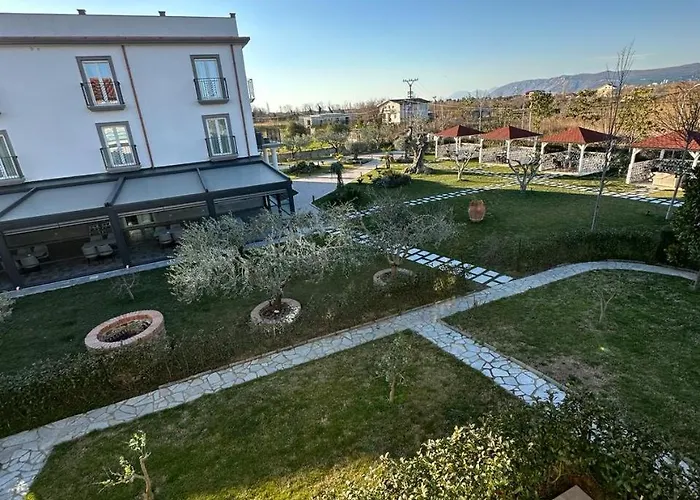 Evergreen Laguna Vain-lezhe 4*