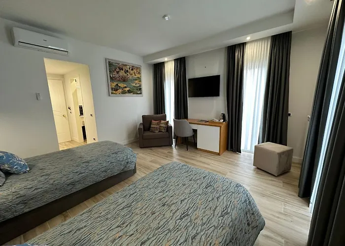 Отель Evergreen Laguna Vain-lezhe 4*