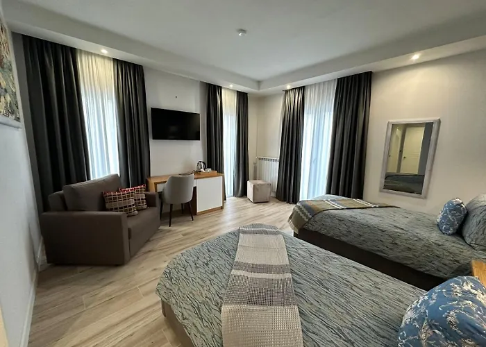 Evergreen Laguna Vain-lezhe Отель 4*